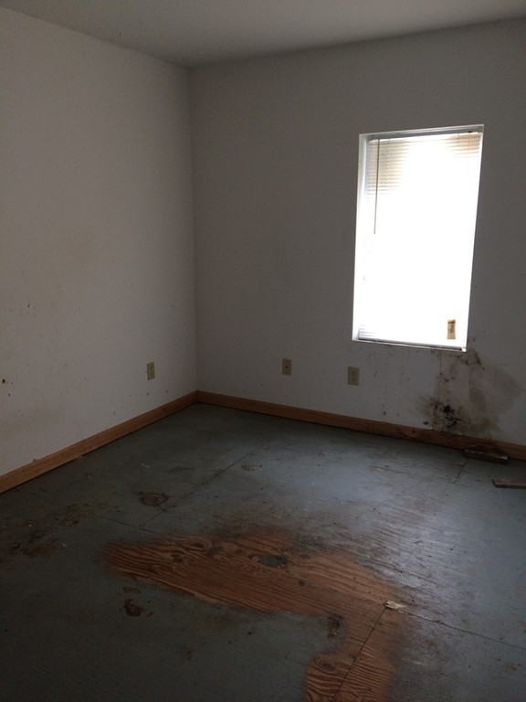142 West Orange Road Orange, MA 01364 - Photo 8 of 21