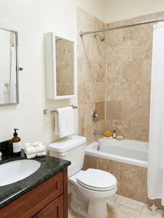 $2,400 | 4347 North Sawyer Avenue, Unit 1D, Chicago, IL 60618