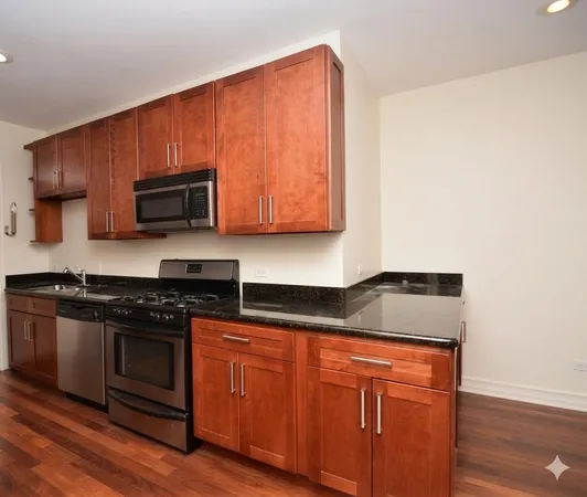 $2,400 | 4347 North Sawyer Avenue, Unit 1D, Chicago, IL 60618