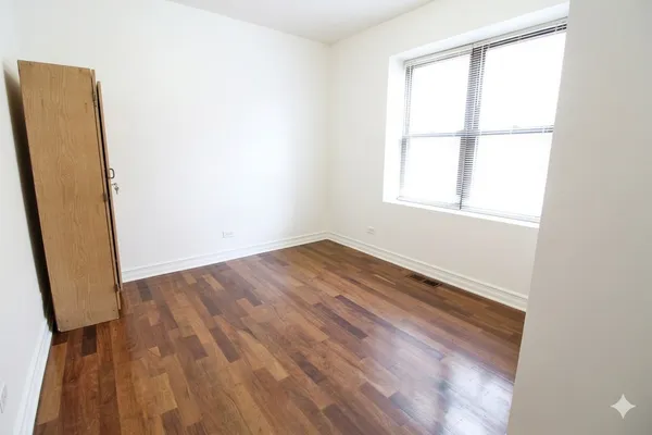 $2,400 | 4347 North Sawyer Avenue, Unit 1D, Chicago, IL 60618