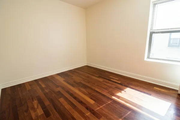 $2,400 | 4347 North Sawyer Avenue, Unit 1D, Chicago, IL 60618