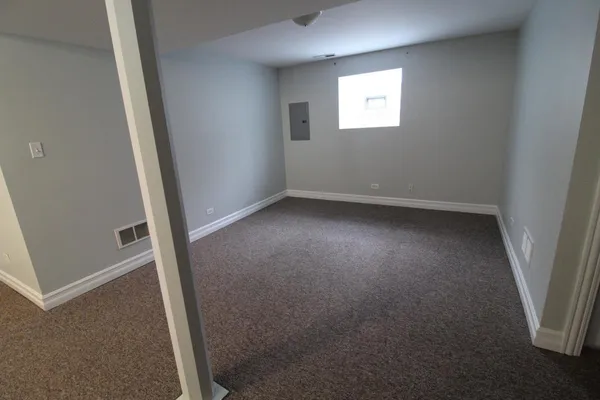 $2,400 | 4347 North Sawyer Avenue, Unit 1D, Chicago, IL 60618