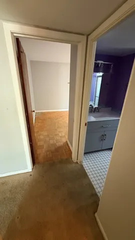 a view of empty room with window