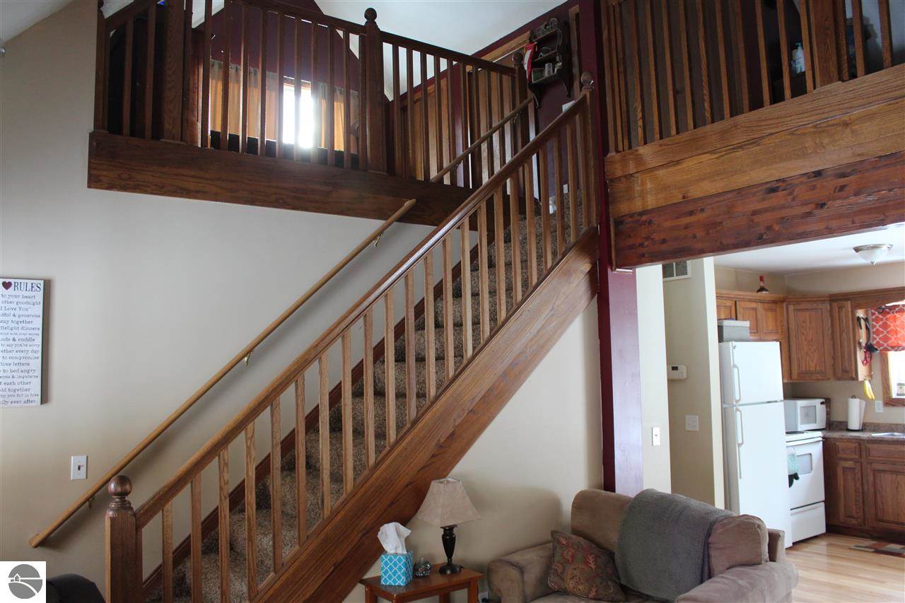 11293 South Mission Road Shepherd, MI 48883 - Photo 4 of 25 1794002-3.JPG