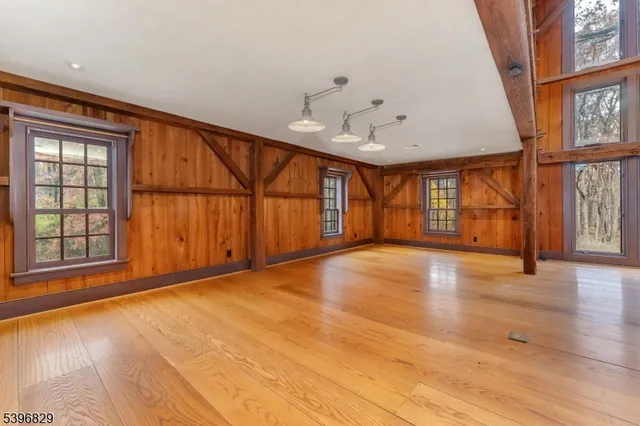 a view of a storage & utility room