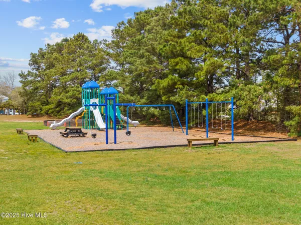 $1,649,000 | 108 Dragonfly Lane, Hampstead, NC 28443