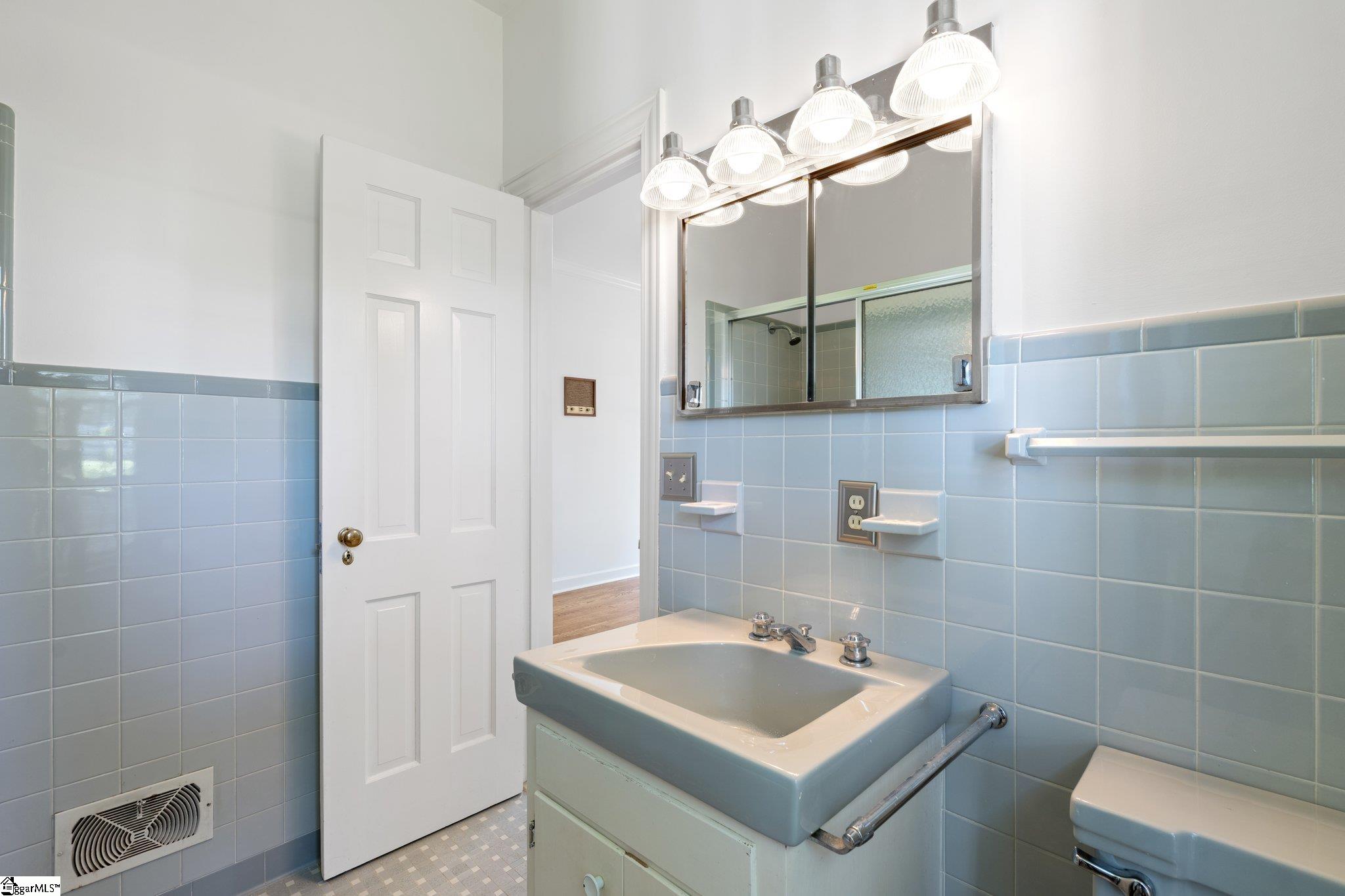 32 Normandy Road Greenville, SC 29615 - Photo 25 of 49 Gallery Image 25
