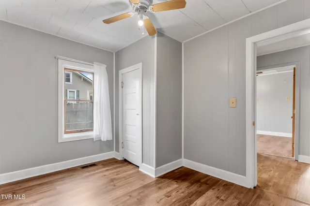 $119,000 | 409 Wood Avenue East, Big Stone Gap, VA 24219