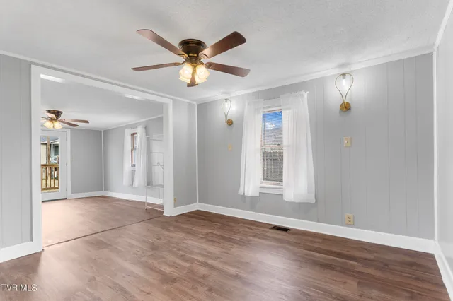 $119,000 | 409 Wood Avenue East, Big Stone Gap, VA 24219