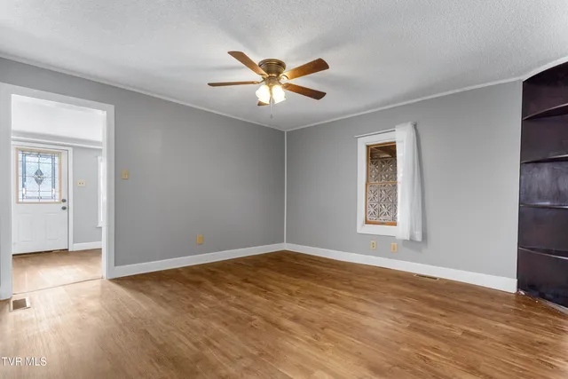 $119,000 | 409 Wood Avenue East, Big Stone Gap, VA 24219