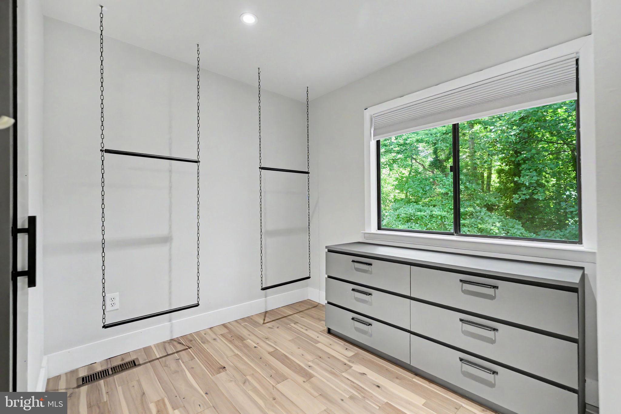 2105 Glencourse Lane Reston, VA 20191 - Photo 29 of 74 Primary bedroom