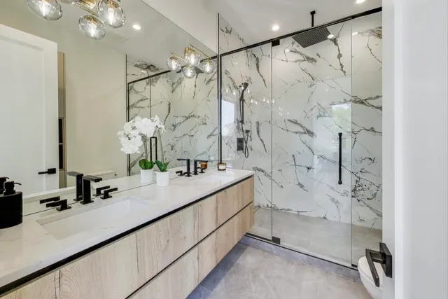 $750,000 | 2456 West Cortez Street, Unit 3E, Chicago, IL 60622