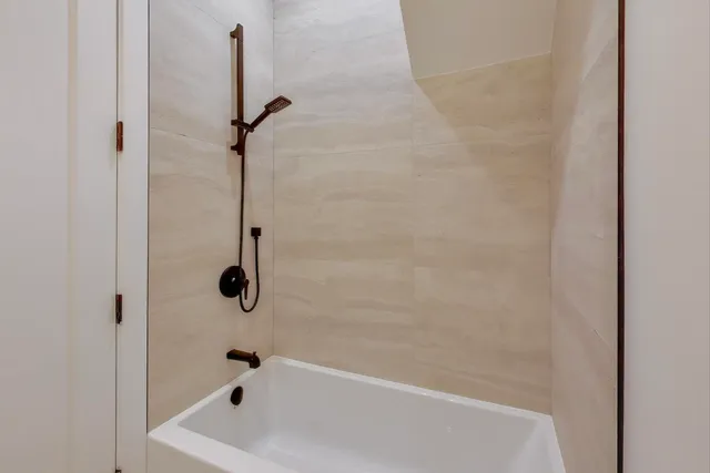 $750,000 | 2456 West Cortez Street, Unit 3E, Chicago, IL 60622