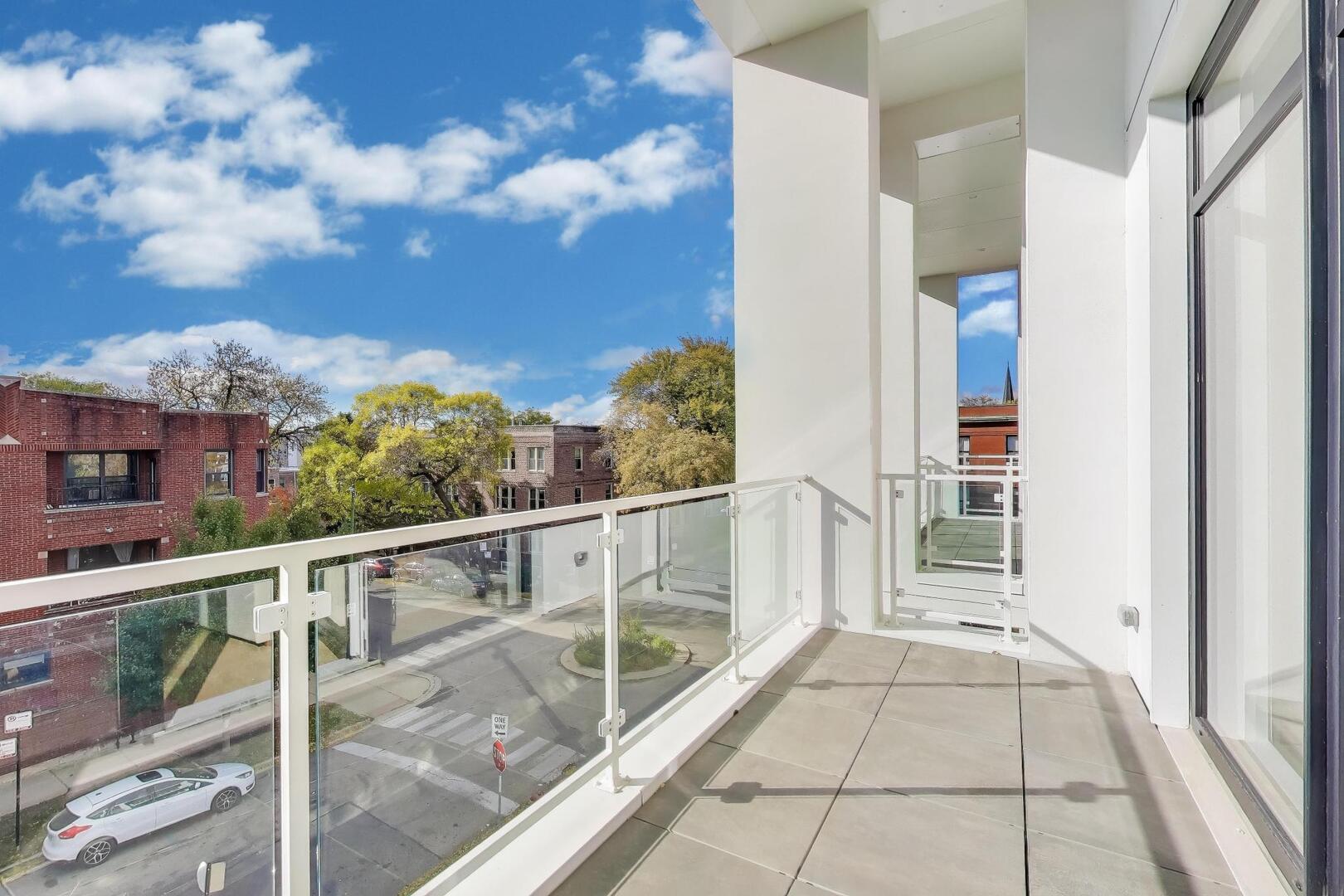 2456 West Cortez Street, Unit 3E Chicago, IL 60622 - Photo 30 of 46 a view of balcony