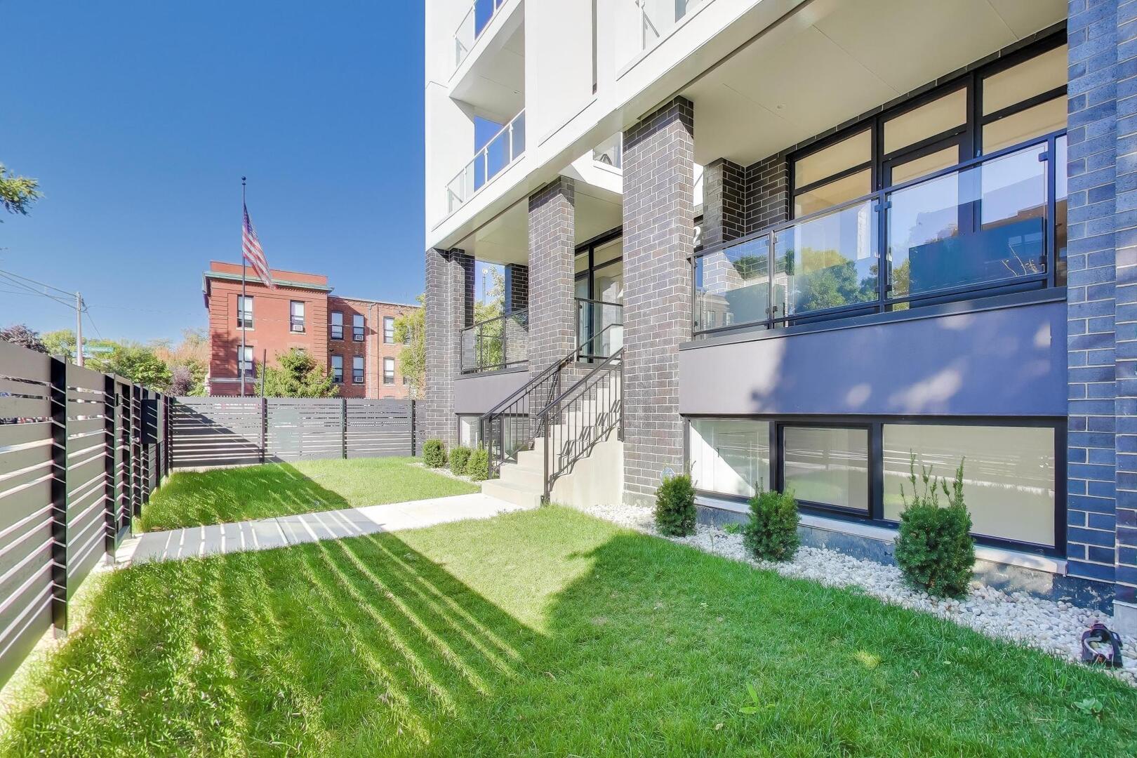 2456 West Cortez Street, Unit 3E Chicago, IL 60622 - Photo 5 of 46 a view of yard with patio