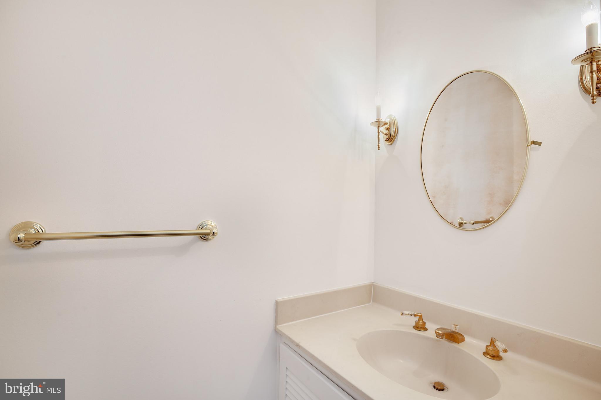 4823 Sangamore Road, Unit 11 Bethesda, MD 20816 - Photo 11 of 23 Bath