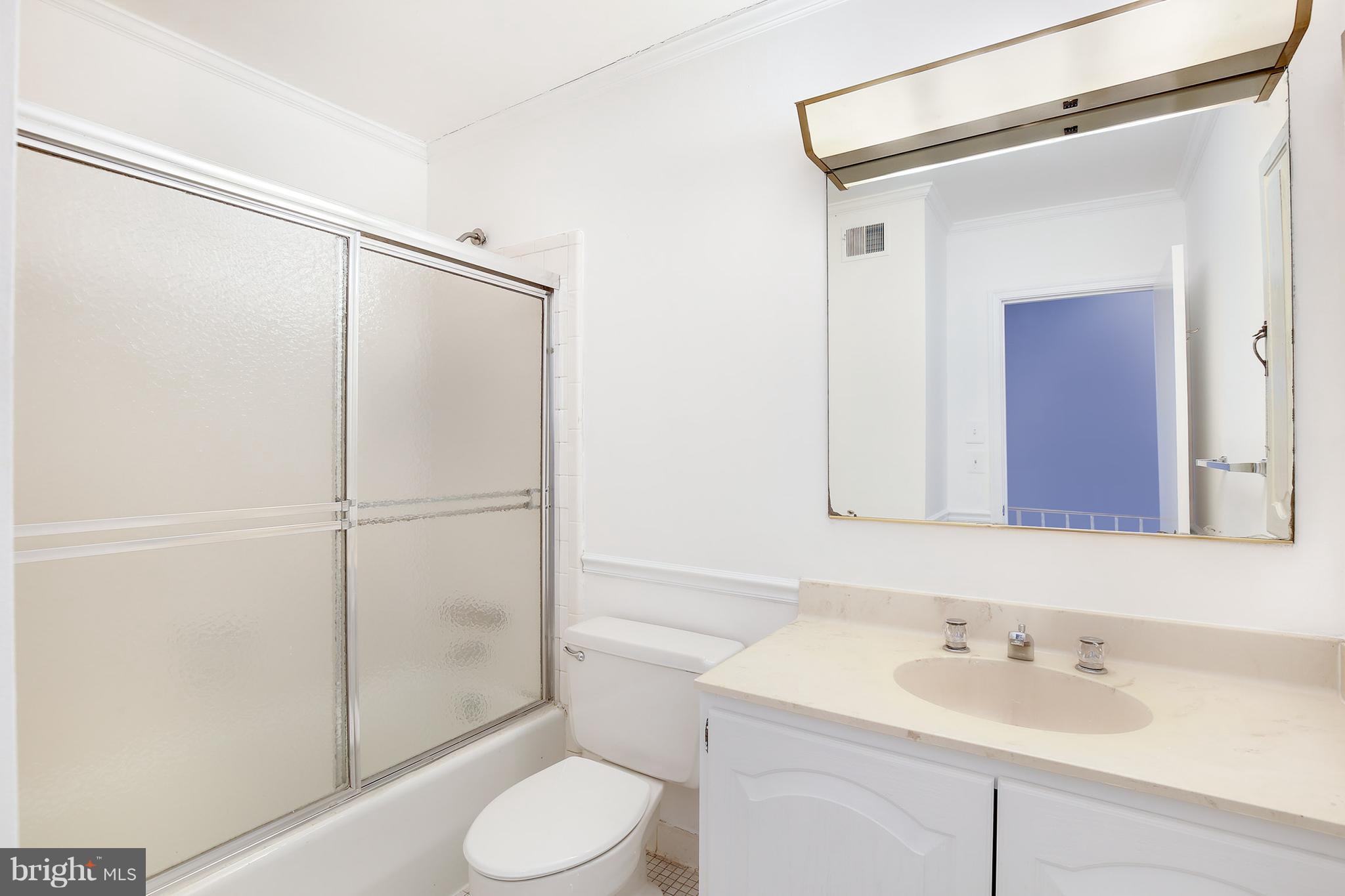 4823 Sangamore Road, Unit 11 Bethesda, MD 20816 - Photo 16 of 23 Bath