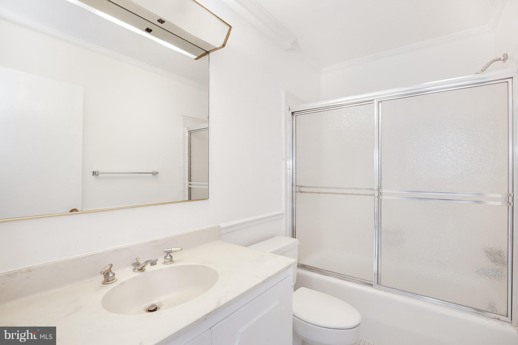 4823 Sangamore Road, Unit 11 Bethesda, MD 20816 - Photo 20 of 23 Bath (Master)