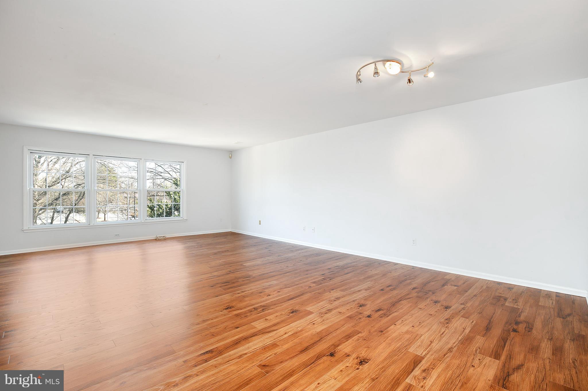 4823 Sangamore Road, Unit 11 Bethesda, MD 20816 - Photo 7 of 23 Living Room