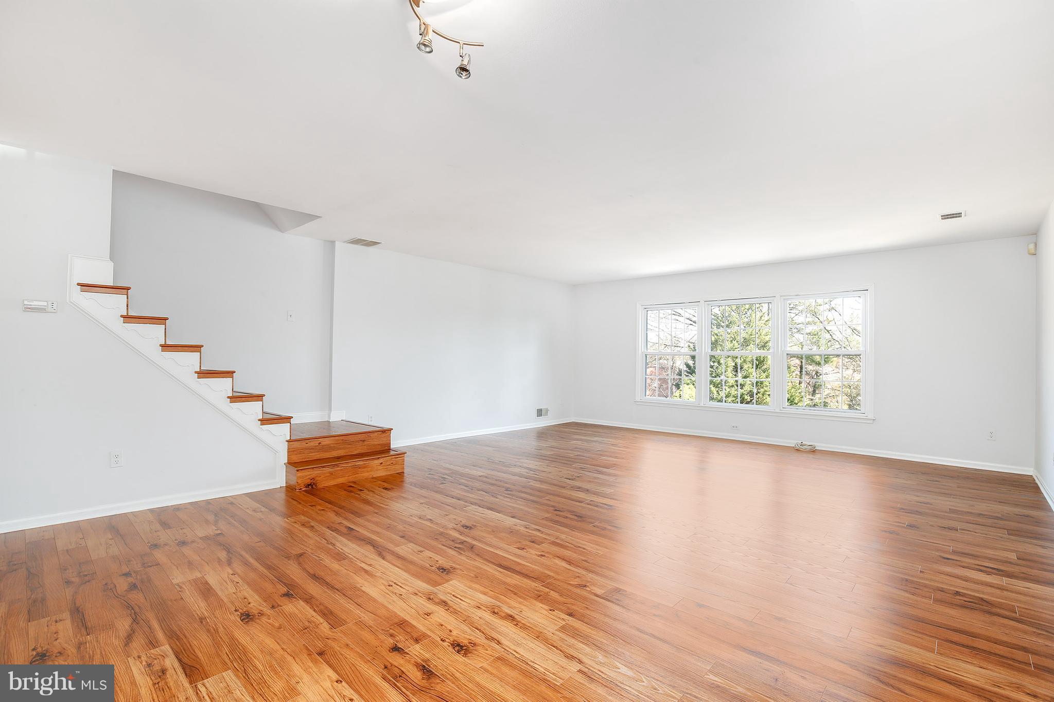 4823 Sangamore Road, Unit 11 Bethesda, MD 20816 - Photo 8 of 23 Living Room