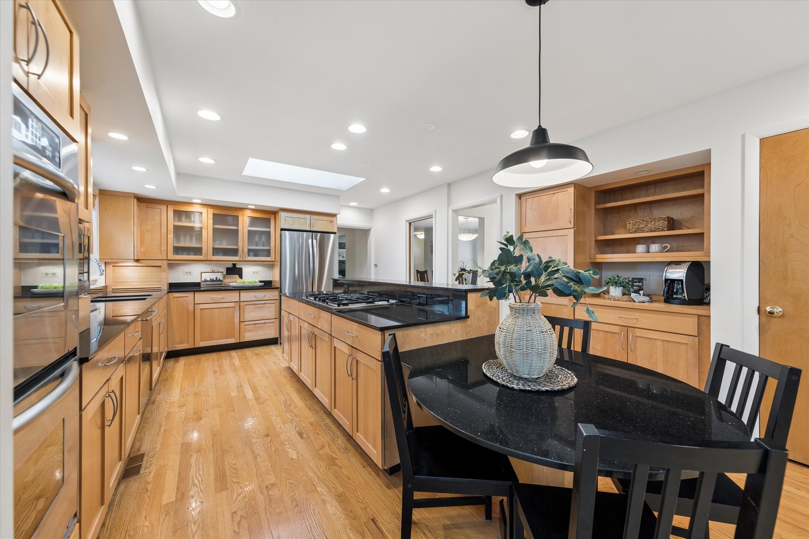677 Wingate Road Glen Ellyn, IL 60137 - Photo 14 of 41 Gallery Image 14
