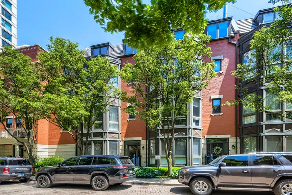 $1,450,000 | 481 North Clinton Street, Chicago, IL 60654