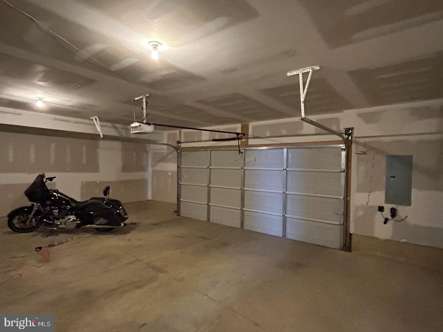 475 Toftrees Drive Middletown, DE 19709 - Photo 10 of 11 a room with gym equipment and a window