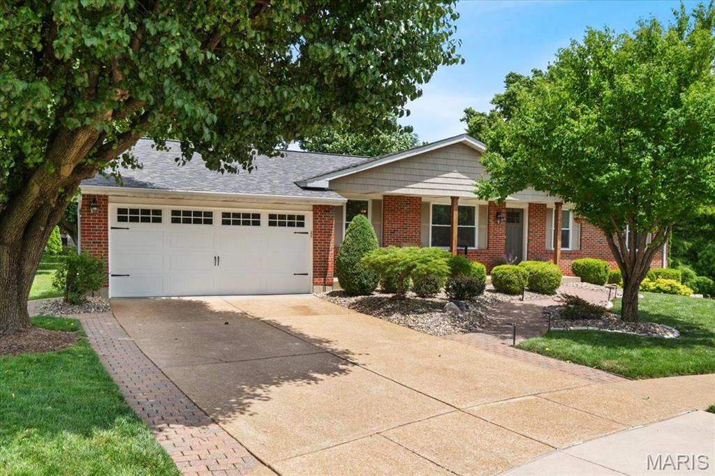 6441 Farmcrest Road St. Louis, MO 63129 - Photo 2 of 47 Gallery Image 2