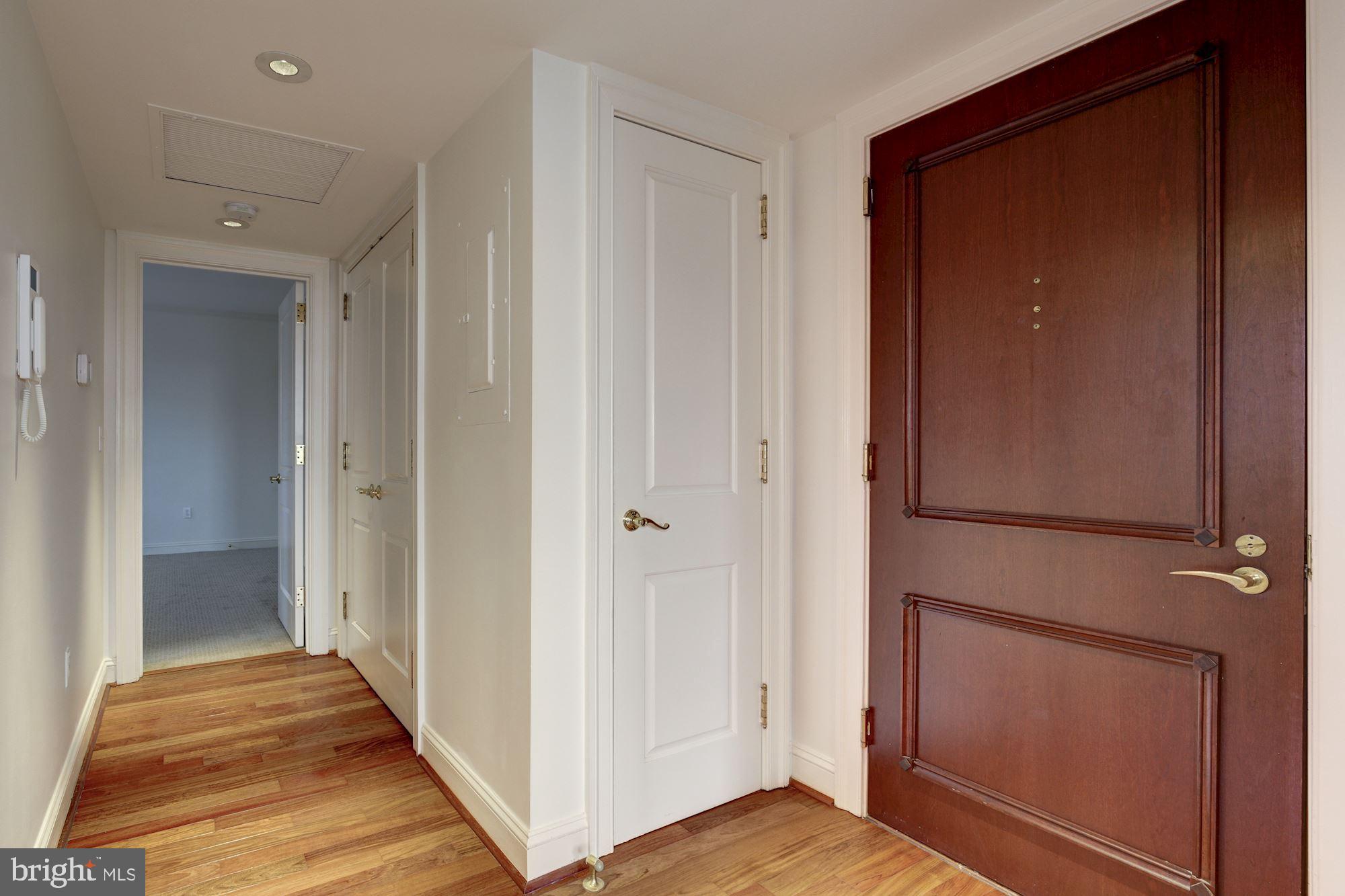 2229 Bancroft Place Northwest, Unit 402 Washington, DC 20008 - Photo 11 of 18 Foyer