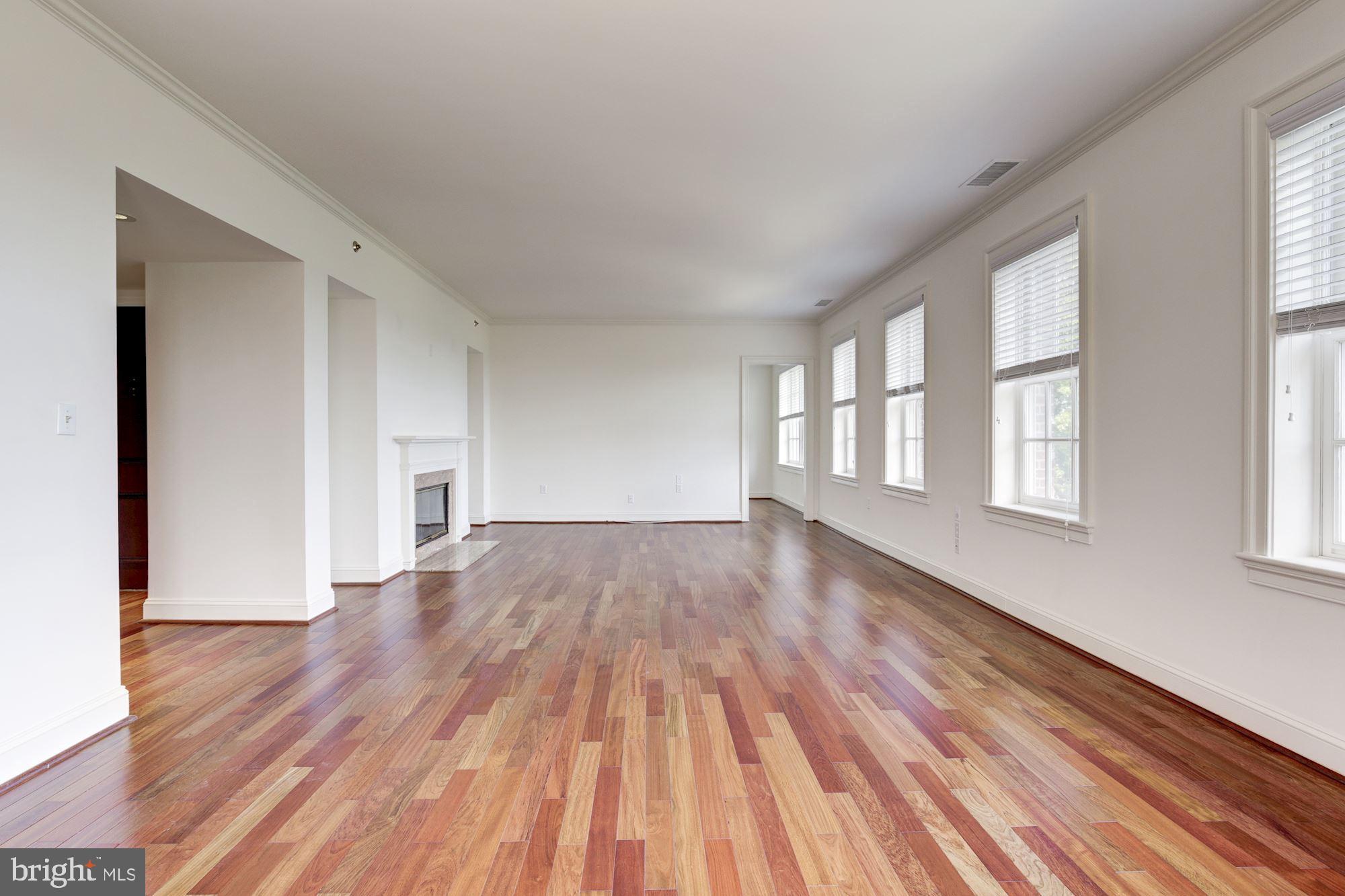 2229 Bancroft Place Northwest, Unit 402 Washington, DC 20008 - Photo 7 of 18 Living Room