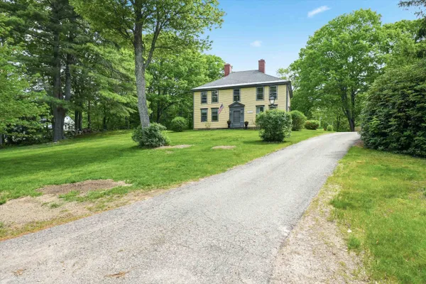 $789,000 | 20 Stark Highway South, Dunbarton, NH 03046