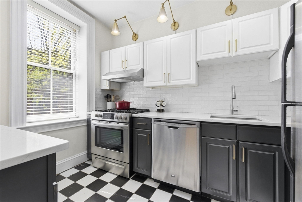 30 East Springfield Street, Unit 2 Boston, MA 02118 - Photo 6 of 15