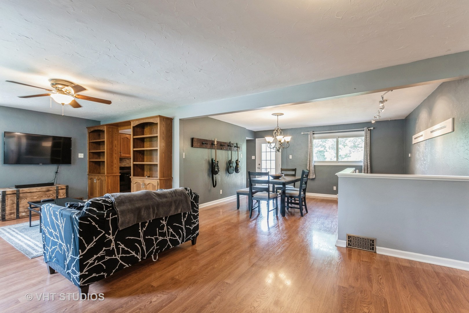 1355 Spector Road New Lenox, IL 60451 - Photo 3 of 23 Gallery Image 3