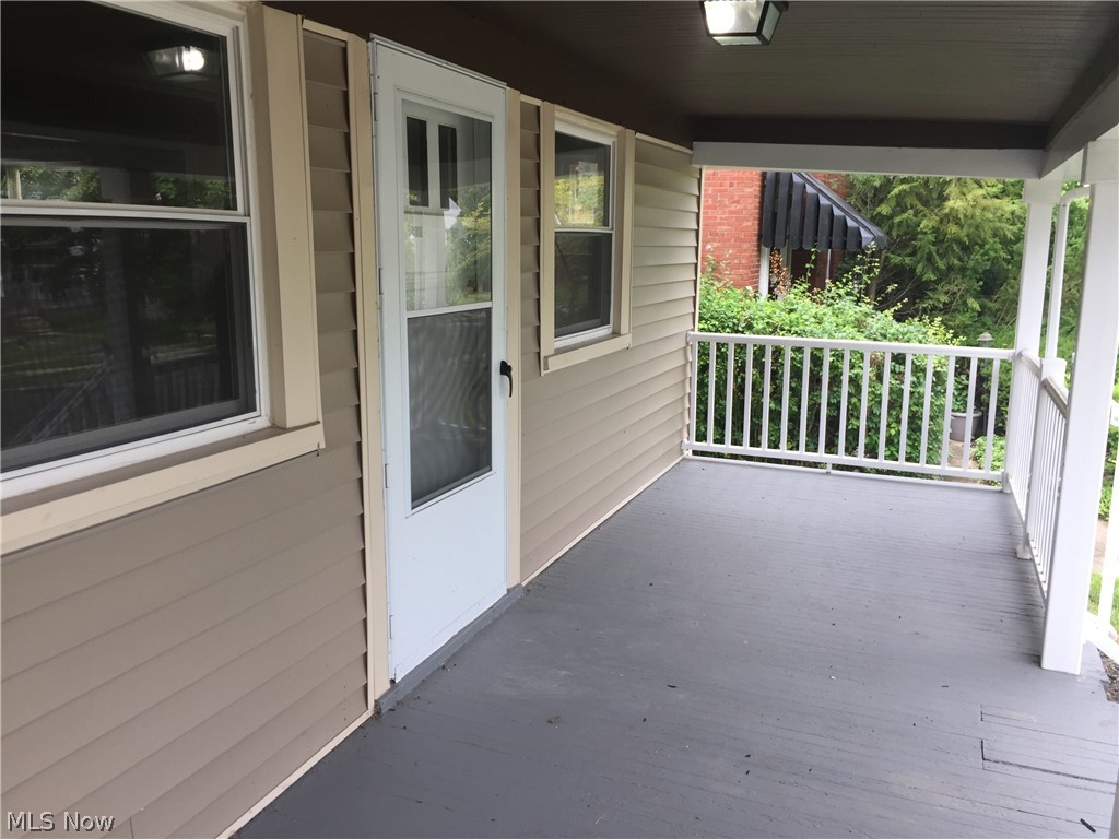 3310 Altamont Road Cleveland, OH 44118 - Photo 2 of 30