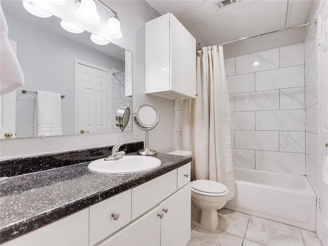 $1,600 | 807 West 25th Street, Unit 310, Austin, TX 78705