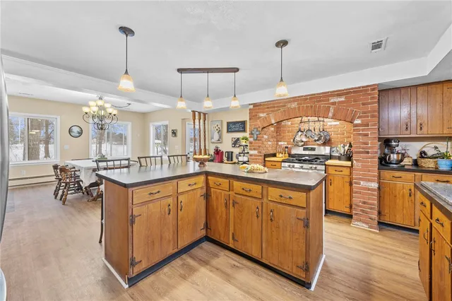 $314,900 | 74 Creek Meadow Lane, Greece, NY 14626