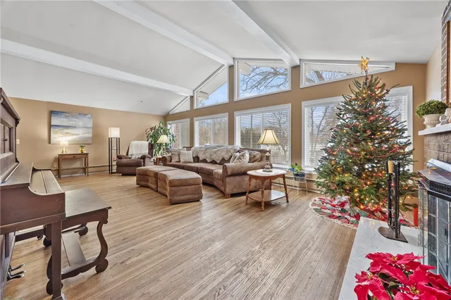 $314,900 | 74 Creek Meadow Lane, Greece, NY 14626