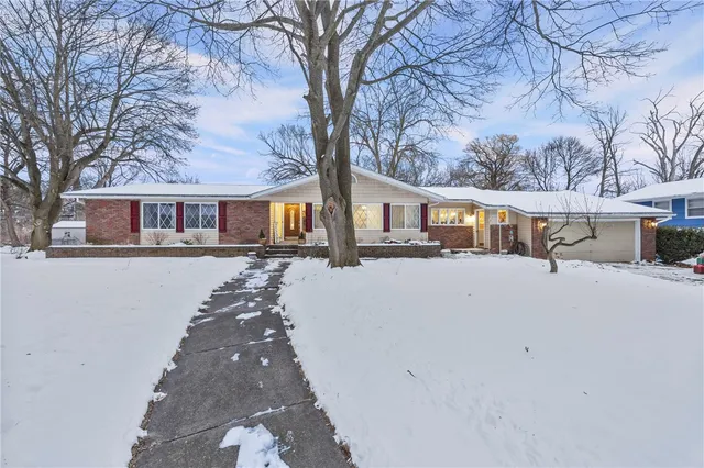 $314,900 | 74 Creek Meadow Lane, Greece, NY 14626