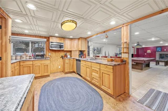 $314,900 | 74 Creek Meadow Lane, Greece, NY 14626