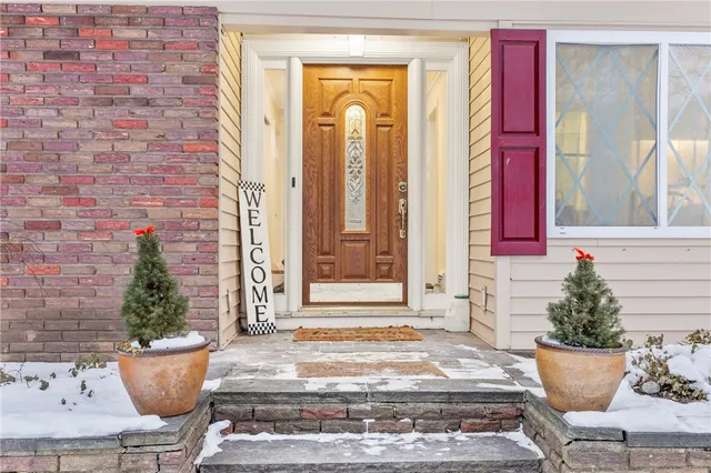 $314,900 | 74 Creek Meadow Lane, Greece, NY 14626