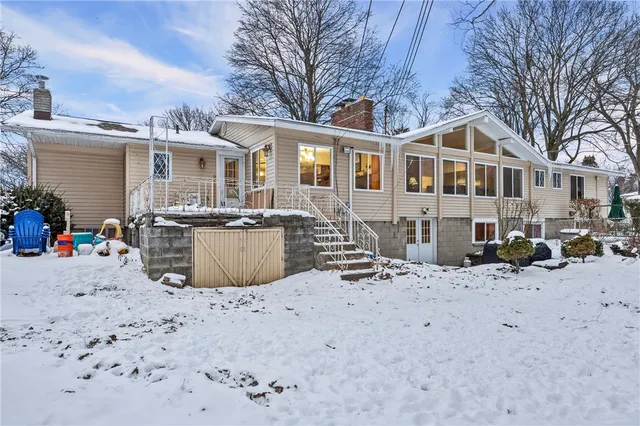 $314,900 | 74 Creek Meadow Lane, Greece, NY 14626