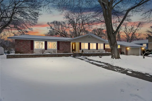 $314,900 | 74 Creek Meadow Lane, Greece, NY 14626