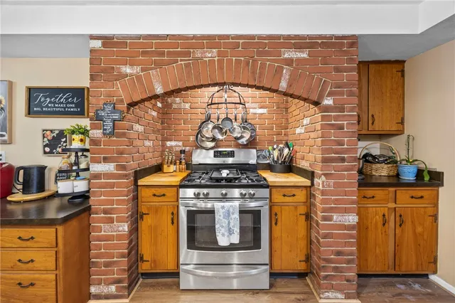 $314,900 | 74 Creek Meadow Lane, Greece, NY 14626