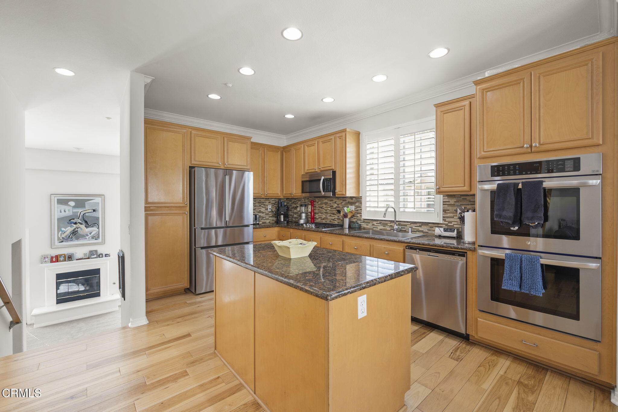 1251 Bayside Circle Oxnard, CA 93035 - Photo 16 of 43 16-web-or-mls-Upmarketmedia_1251Bay-39