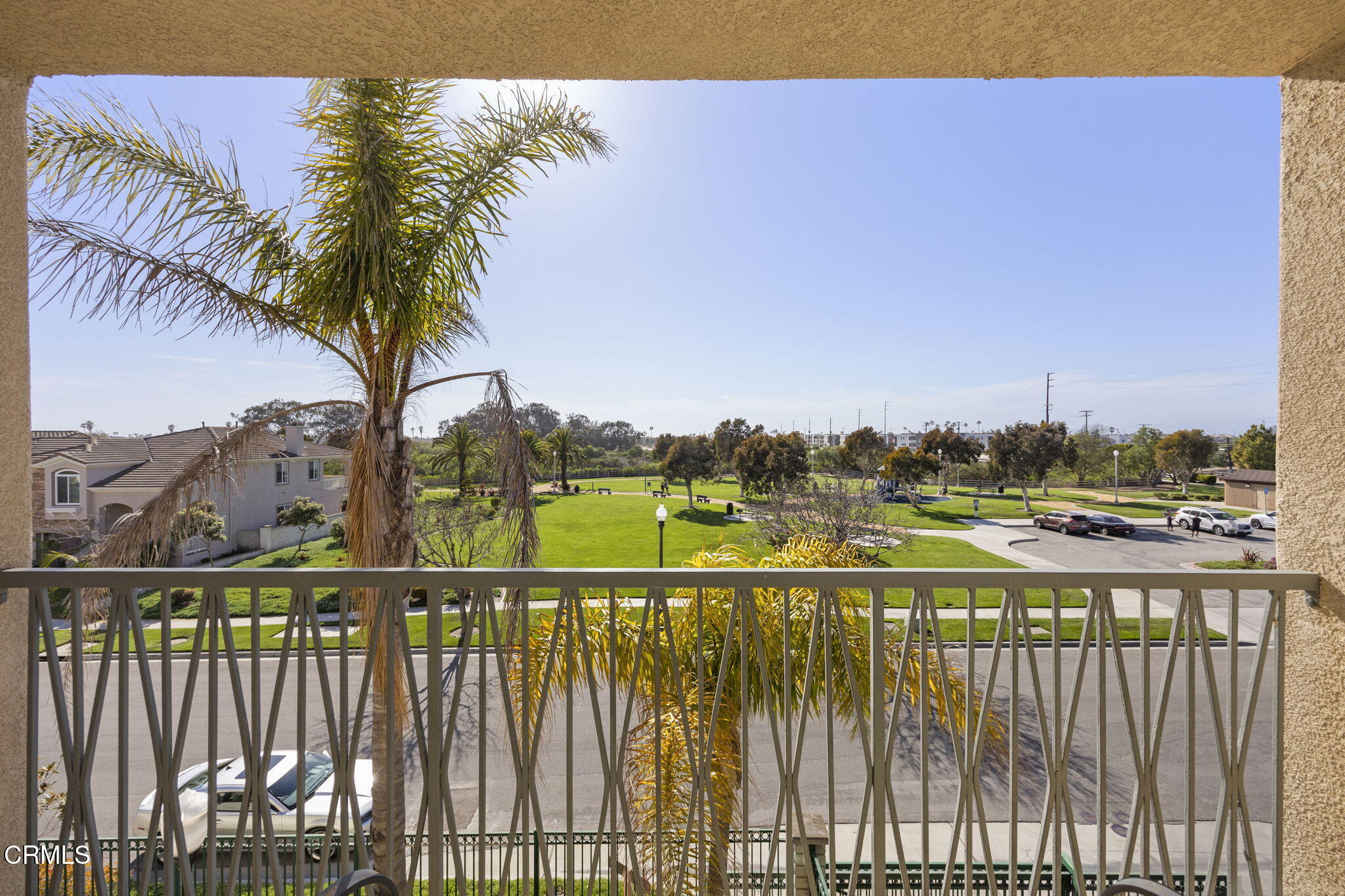 1251 Bayside Circle Oxnard, CA 93035 - Photo 27 of 43 27-web-or-mls-33-print-Upmarketmedia_125