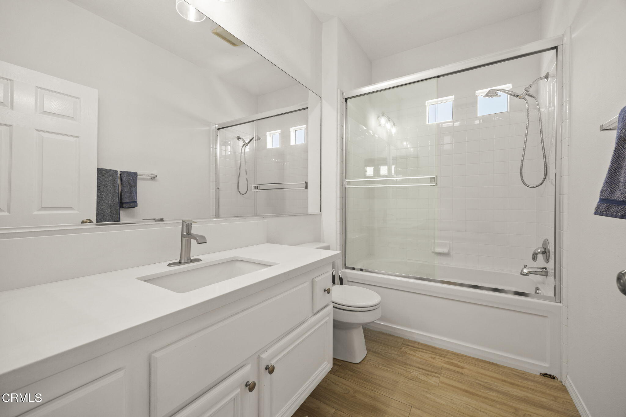 1251 Bayside Circle Oxnard, CA 93035 - Photo 29 of 43 31-web-or-mls-Upmarketmedia_1251Bay-108