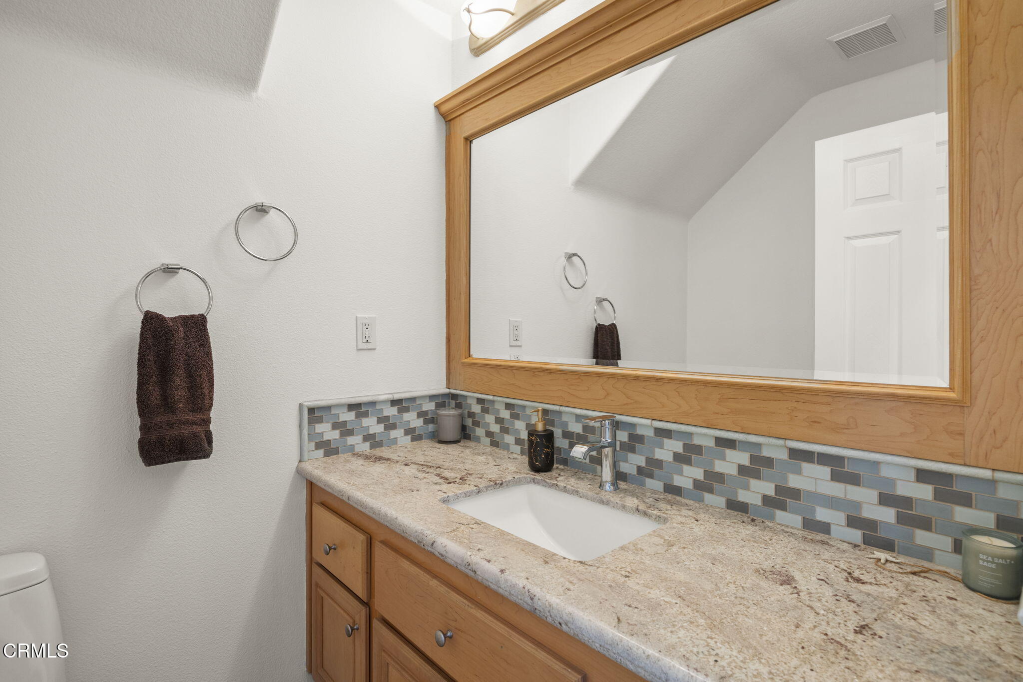 1251 Bayside Circle Oxnard, CA 93035 - Photo 31 of 43 33-web-or-mls-Upmarketmedia_1251Bay-114