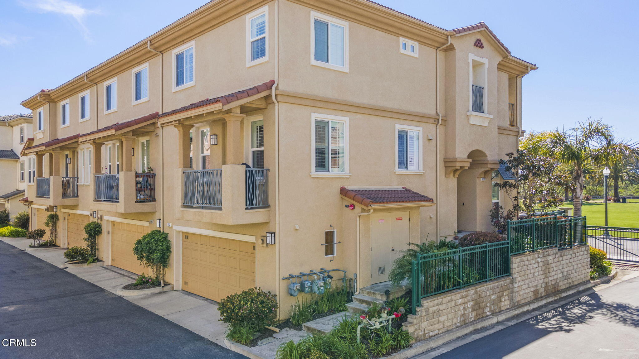 1251 Bayside Circle Oxnard, CA 93035 - Photo 32 of 43 34-web-or-mls-Upmarketmedia_1251Bay-116