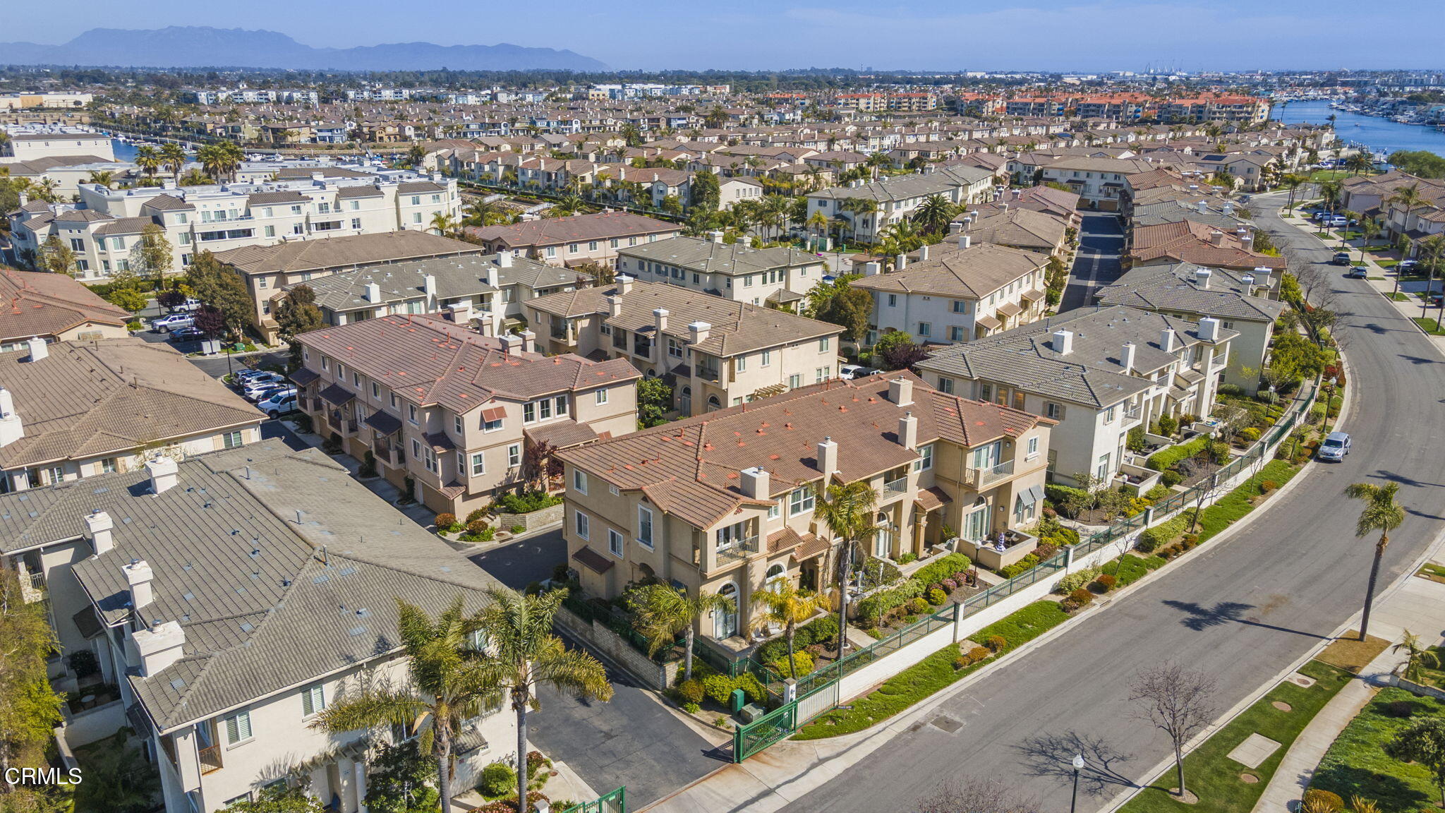 1251 Bayside Circle Oxnard, CA 93035 - Photo 34 of 43 36-web-or-mls-Upmarketmedia_1251Bay-aer-