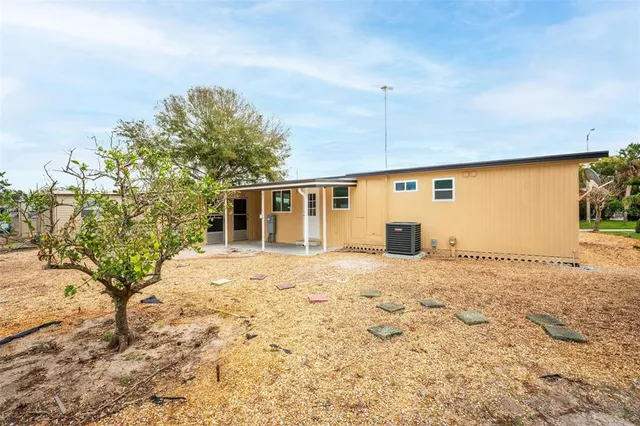 $1,400 | 2714 Vindale Road, Tavares, FL 32778